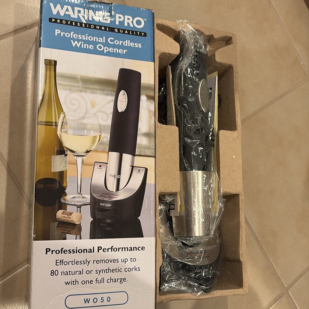 Waring Pro Professional Cordless Wine Opener. W050. NWT in original box